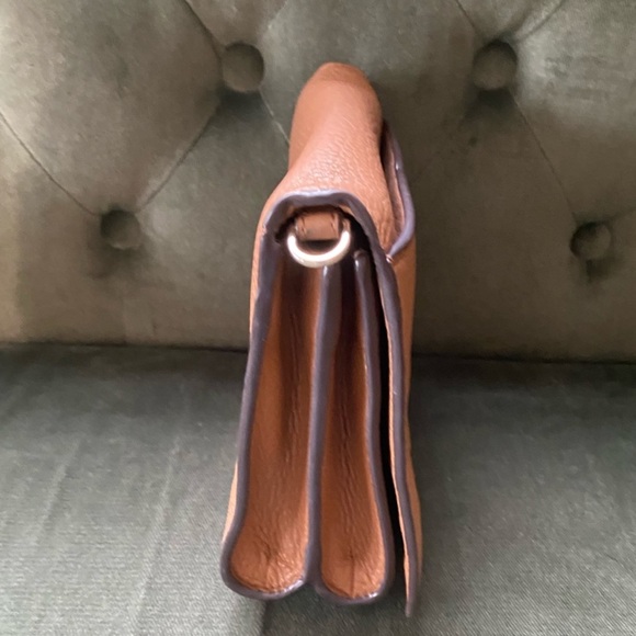 EUC TORY BURCH BOMBE “T” SHOULDER/CROSSBODY - Picture 3 of 10